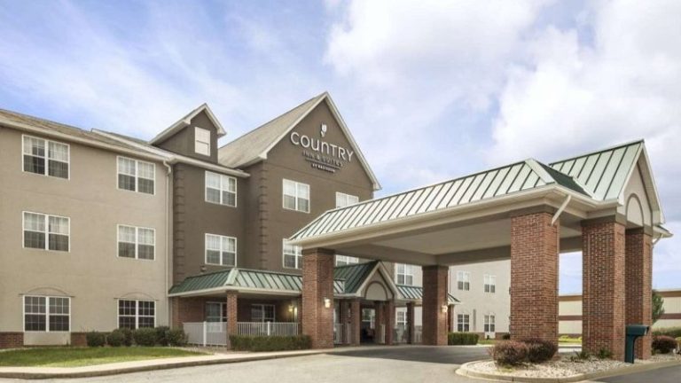 Country Inn & Suites by Radisson, Louisville South, KY