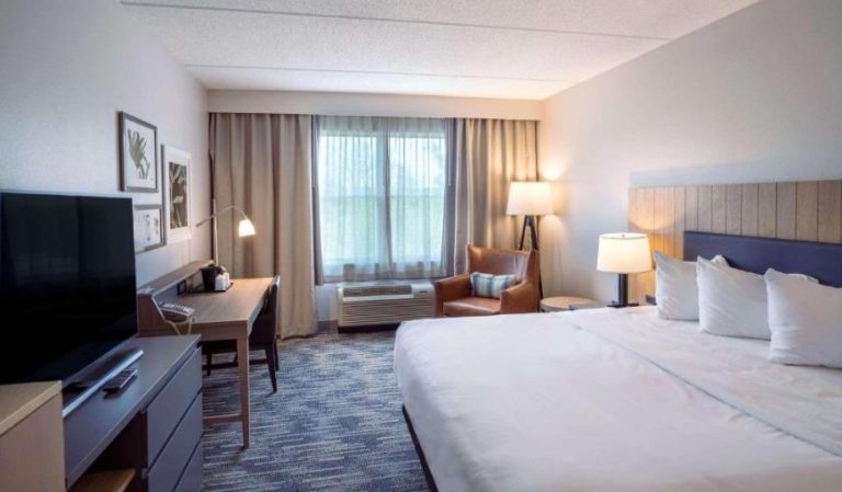 Country Inn & Suites by Radisson, State College (Penn State Area)