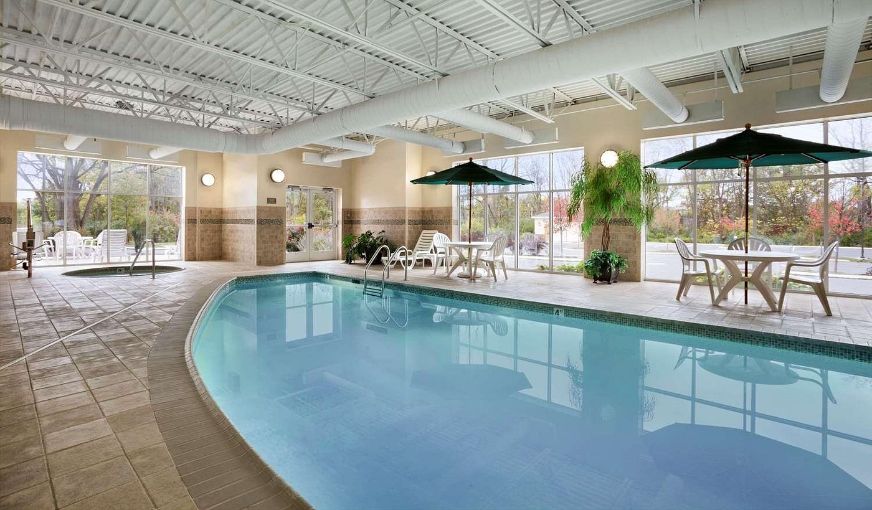 Country Inn & Suites by Radisson, State College (Penn State Area), room with private jacuzzi, photo 6