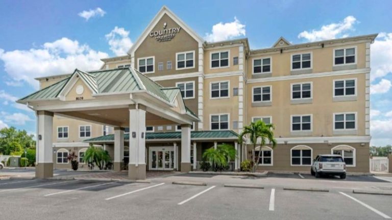 Country Inn & Suites by Radisson, Tampa Airport North