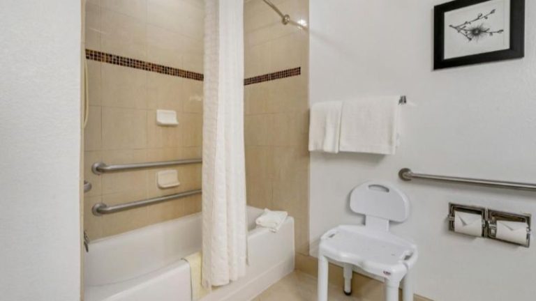 Country Inn & Suites by Radisson, Tampa Airport North