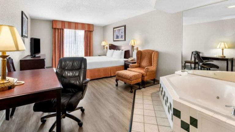 Country Inn & Suites by Radisson, Hot Springs, AR