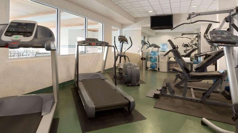 Country Inn & Suites by Radisson, Calgary-Airport, AB