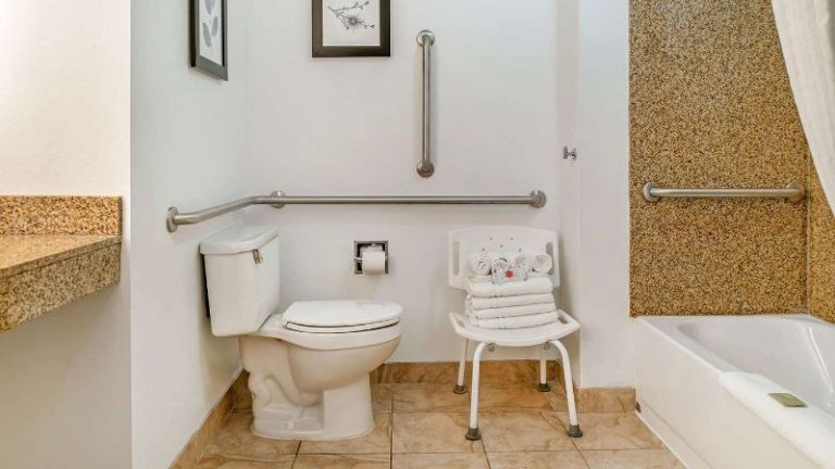 Country Inn & Suites by Radisson, Toledo South, OH