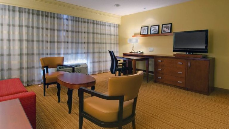 Courtyard by Marriott Madison East