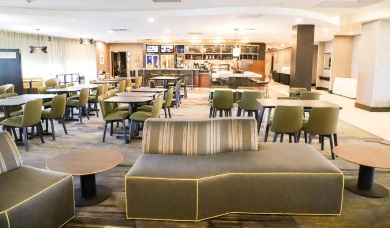 Courtyard by Marriott Toronto Brampton