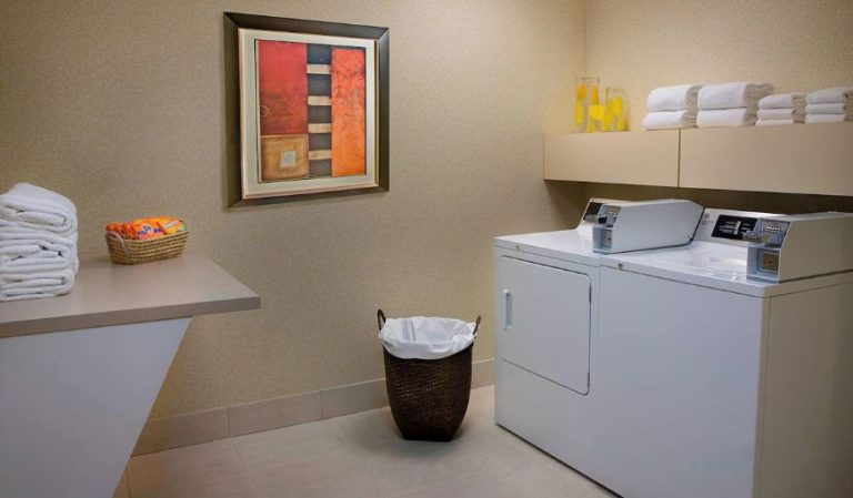 Courtyard by Marriott Toronto Brampton