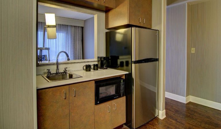 Courtyard by Marriott Tysons McLean