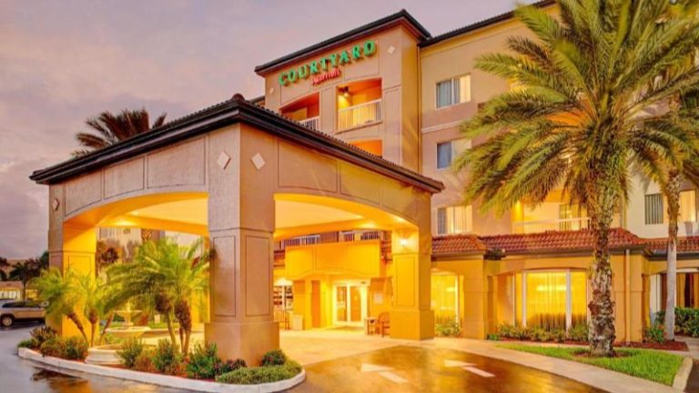 Courtyard by Marriott West Palm Beach Airport