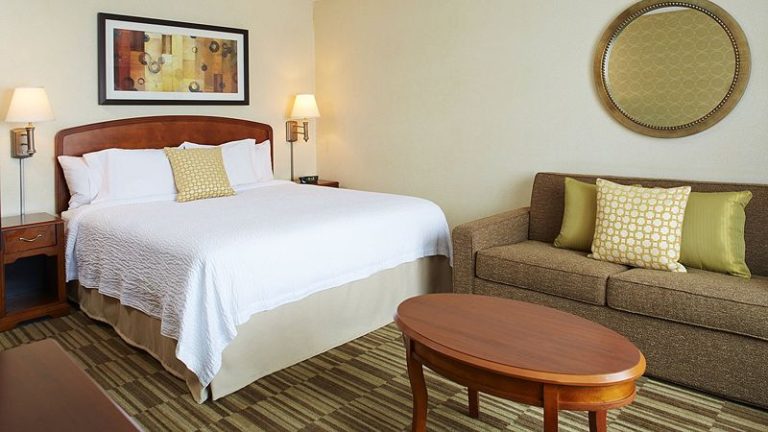 Courtyard by Marriott Woburn/Boston North​