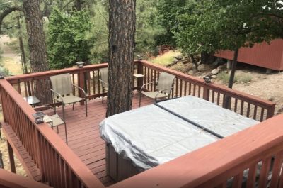Cozy Cabin, cabin with a private hot tub