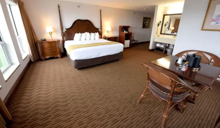 Crown Choice Inn & Suites Lakeview & Waterpark