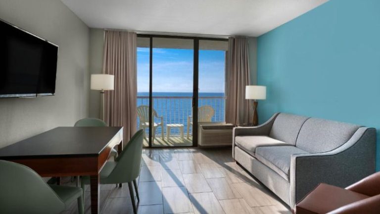 Crown Reef Beach Resort and Waterpark