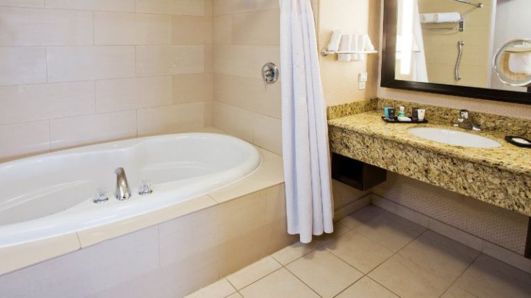 Crowne Plaza Anchorage-Midtown, an IHG Hotel