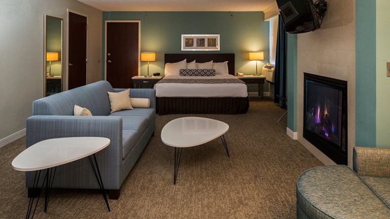 Crowne Plaza Suites Pittsburgh South, an IHG Hotel