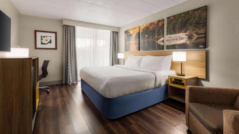 Days Hotel by Wyndham Allentown Airport / Lehigh Valley