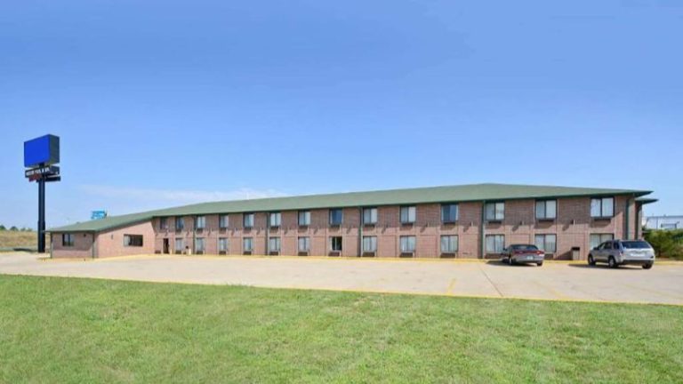 Days Inn By Wyndham Ozark Springfield