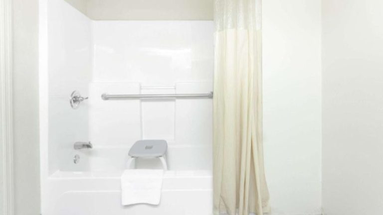 Days Inn & Suites by Wyndham Huntsville