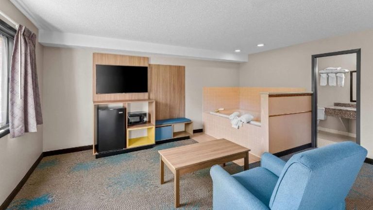 Days Inn & Suites by Wyndham des Moines Airport