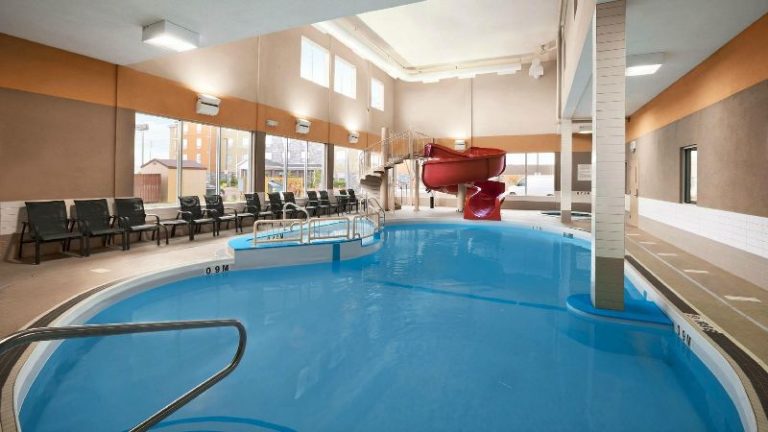 Days Inn & Suites by Wyndham Winnipeg Airport Manitoba