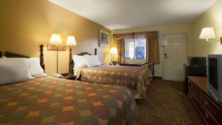 Days Inn by Wyndham Airport Nashville East