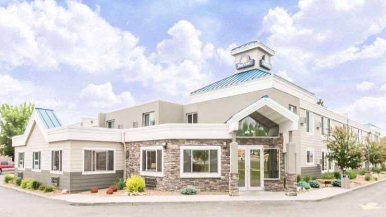 Days Inn by Wyndham Bismarck