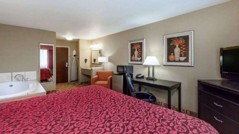 Days Inn by Wyndham Central City