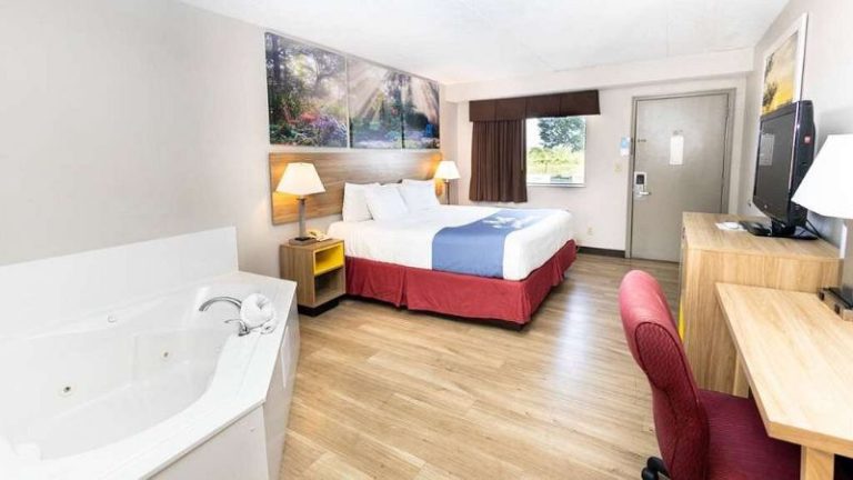 Days Inn by Wyndham Dayton Huber Heights Northeast
