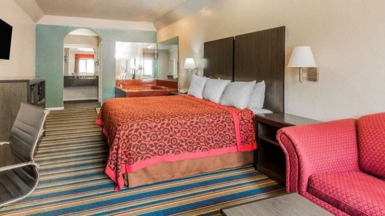 Days Inn by Wyndham Dickinson TX
