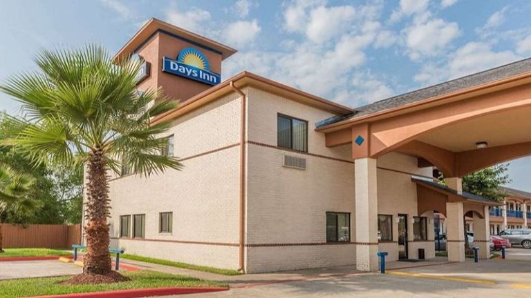 Days Inn by Wyndham Dickinson TX