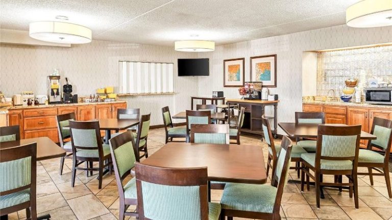 Days Inn by Wyndham Helena