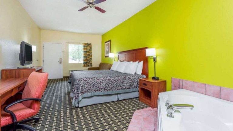 Days Inn by Wyndham Trenton
