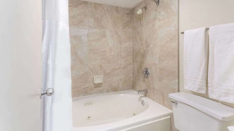 Days Inn by Wyndham Winston Salem North