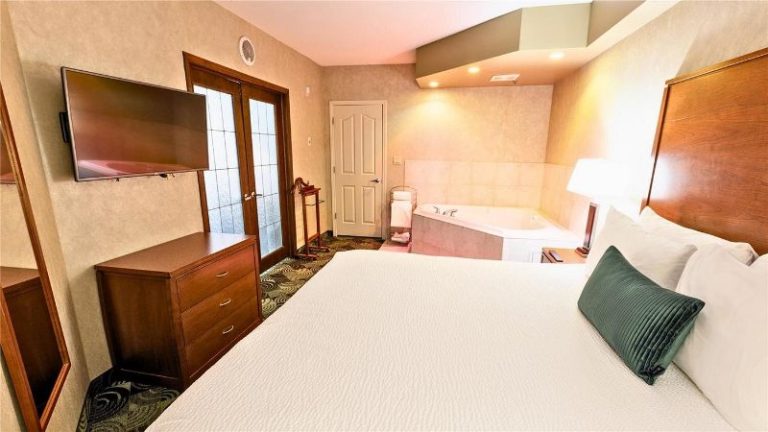 Deerfoot Inn and Casino