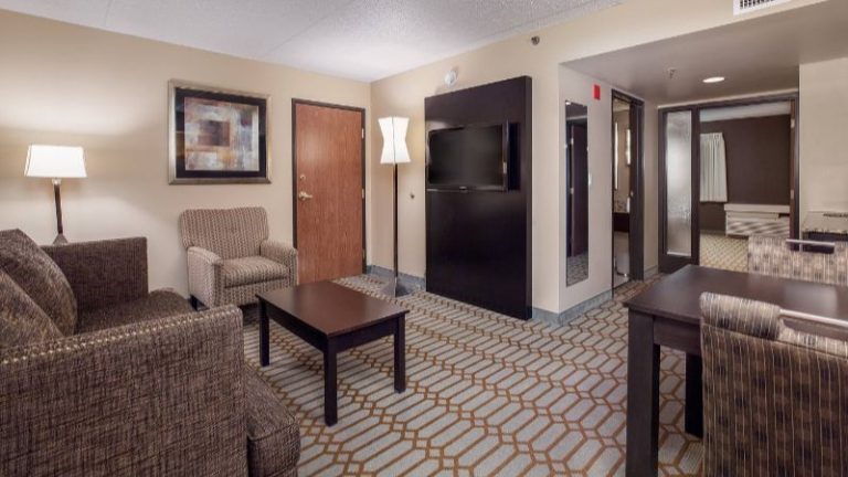 Delta Hotels by Marriott Fargo
