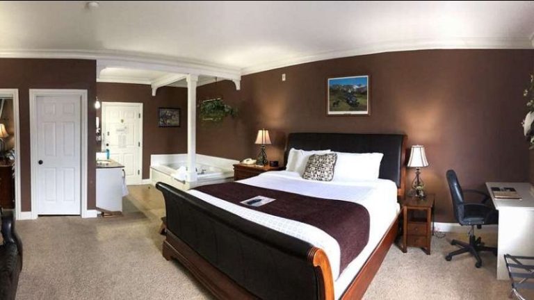 Depot Inn & Suites