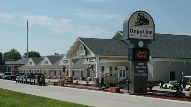 Depot Inn & Suites