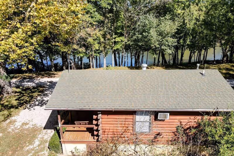 Dogwood – Parkers Hideaway On The River, cabin with a private hot tub, photo 4