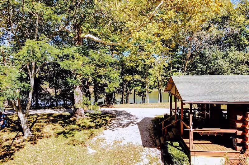 Dogwood – Parkers Hideaway On The River, cabin with a private hot tub, photo 5