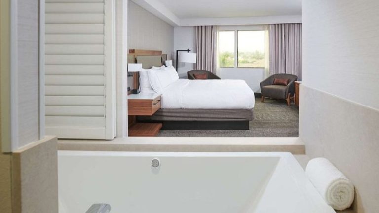 DoubleTree by Hilton Fullerton