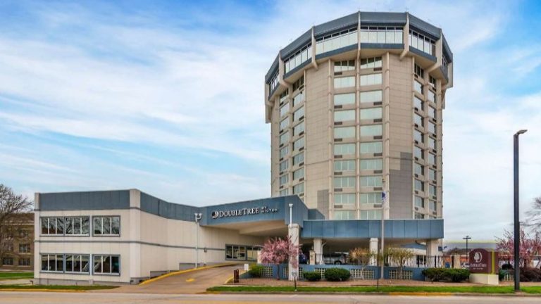 DoubleTree by Hilton Hotel Jefferson City