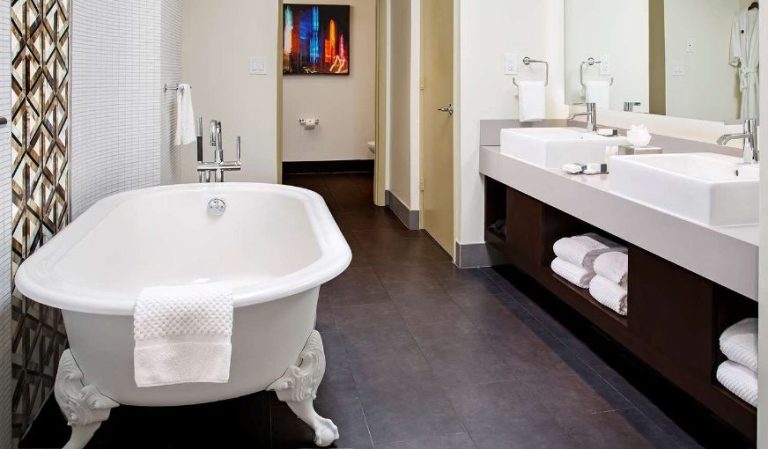 DoubleTree by Hilton Hotel Miami Airport & Convention Center