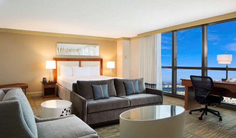 DoubleTree by Hilton Hotel Miami Airport & Convention Center