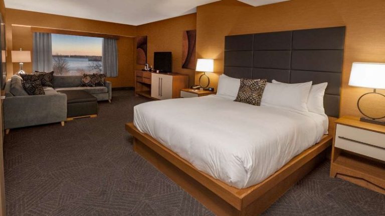 DoubleTree by Hilton Hotel Niagara Falls New York