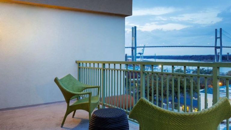 DoubleTree by Hilton Hotel Savannah Historic District