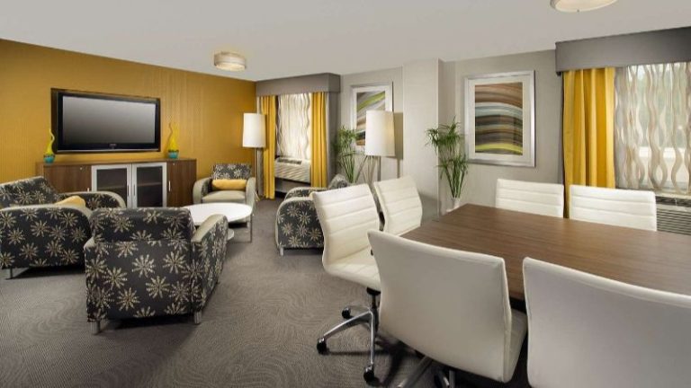 DoubleTree by Hilton Hotel Chattanooga Downtown
