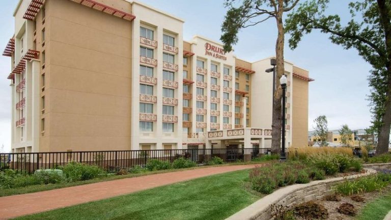 Drury Inn & Suites West Des Moines