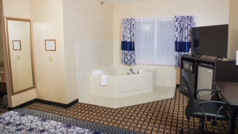 Dutch Inn and Suites