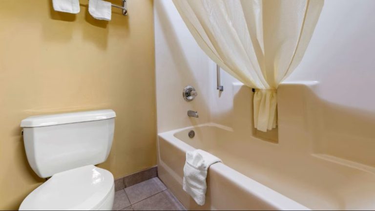 Econo Lodge Airport