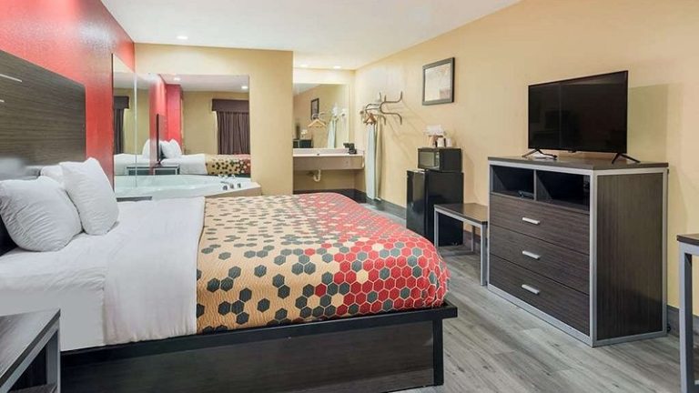 Econo Lodge Lake Charles University Area